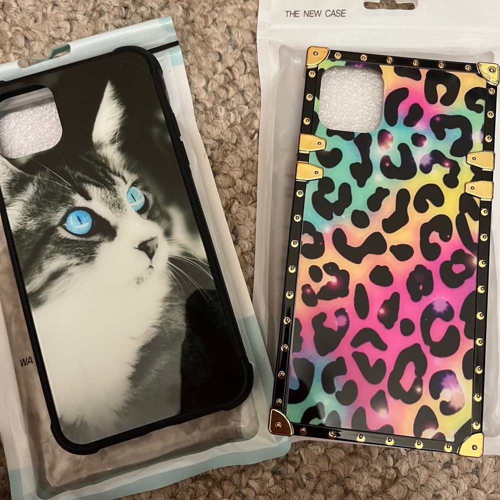 New Lot of 2 iPhone 11 Pro Cases Max Blue-Eyed Cat & Rainbow Leopard Print